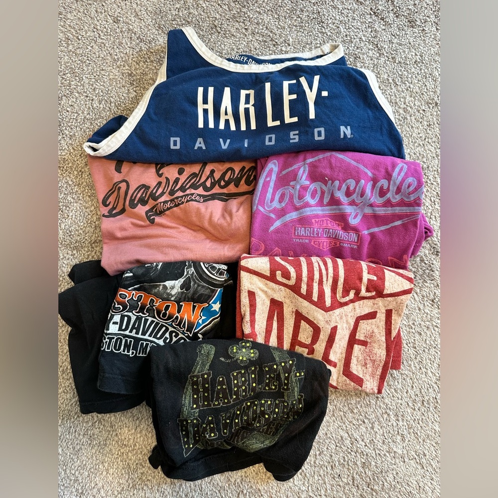 Lot of Harley -Davidson tanks/ tees